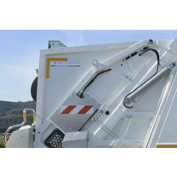 Bennes à Ordures Ménagères - TITANEO - Grande capacité et structure renforcée pour usage intensif