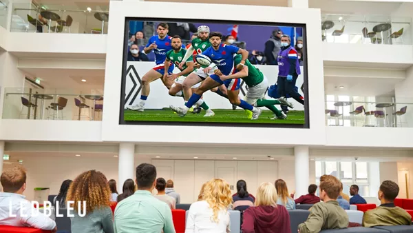 Ecran d'intérieur à dalle LED OVNI pour bar et restaurant -SMD Pixel fin - Pitch de 1,25 mm, 1,56 mm et 1,88 mm_7