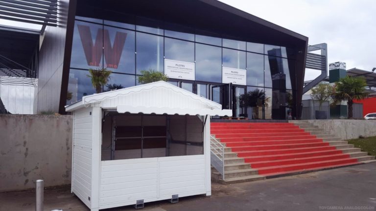 Chalet en bois pliable de 3 mètres de façade pour marchés de Noël  ou galeries marchandes_7