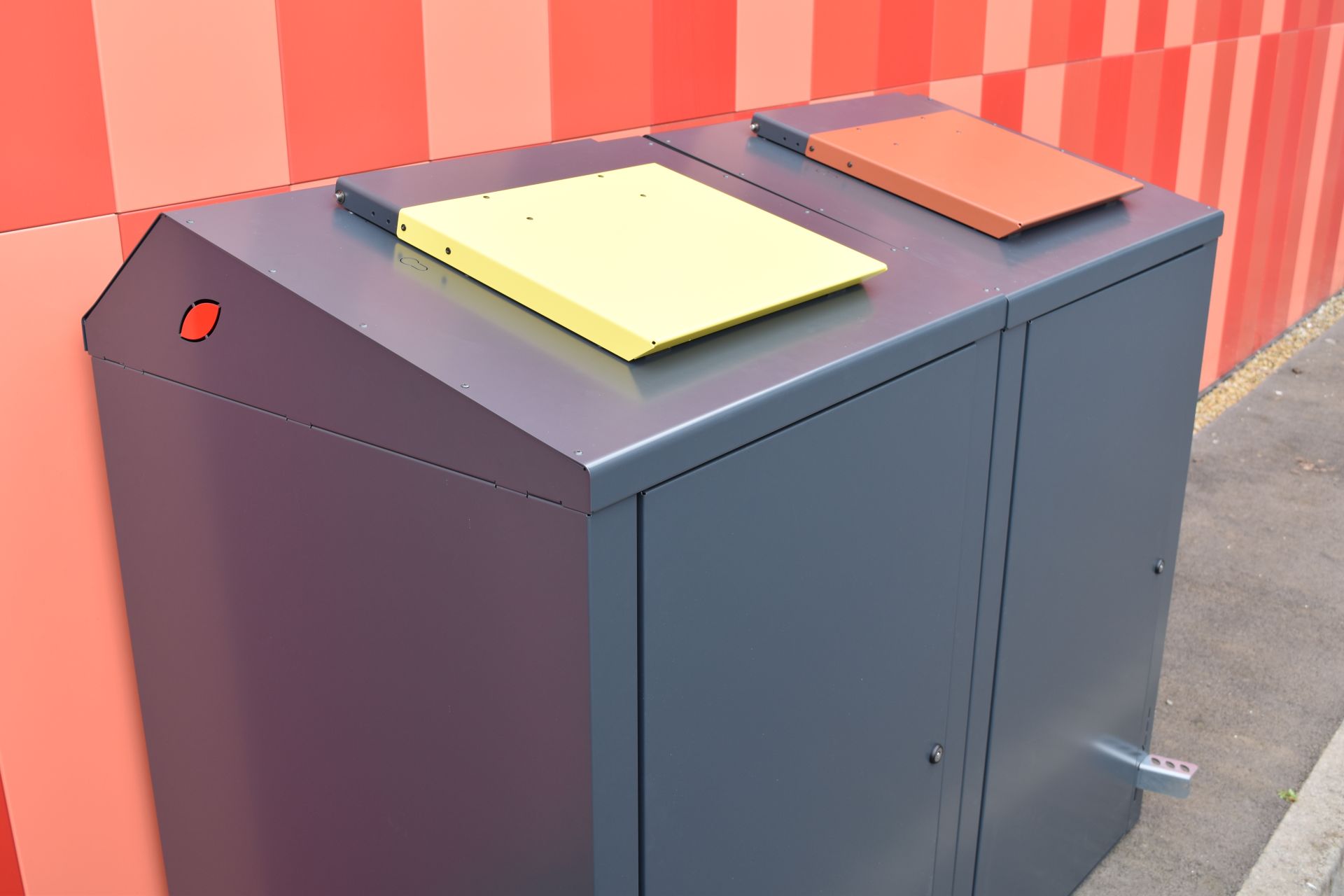 Abri poubelle Wastebio - Design esthétique, accessibilité PMR, collecte biodéchets 120 à 240L - Made in France_7