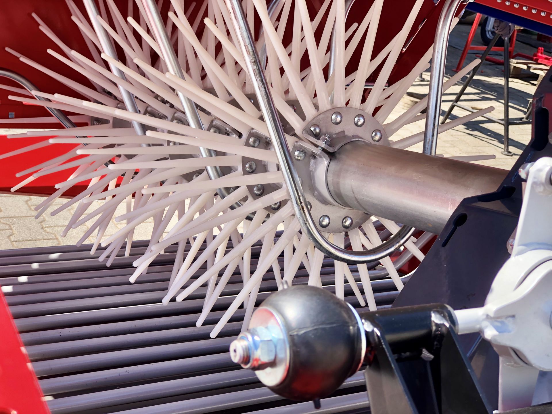 Récolteuse de framboises JAREK 5R - Jagoda JPS, avec système de nettoyage et tête spéciale_7