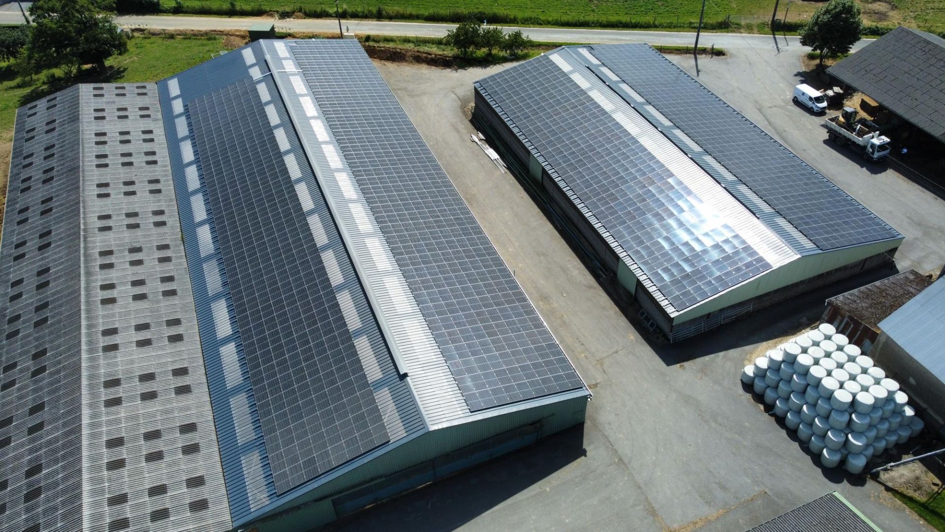 Rénovation de toiture et installation de panneaux photovoltaïques sur hangar agricole - valorisation économique et écologique_7