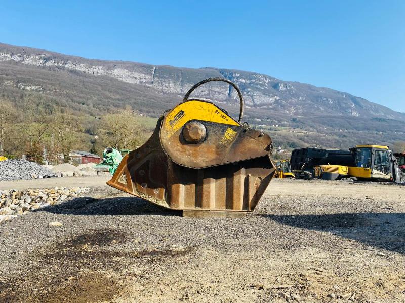 MB BF120.4 S4 Godet concasseur pour pelle de 30T à 45T_7