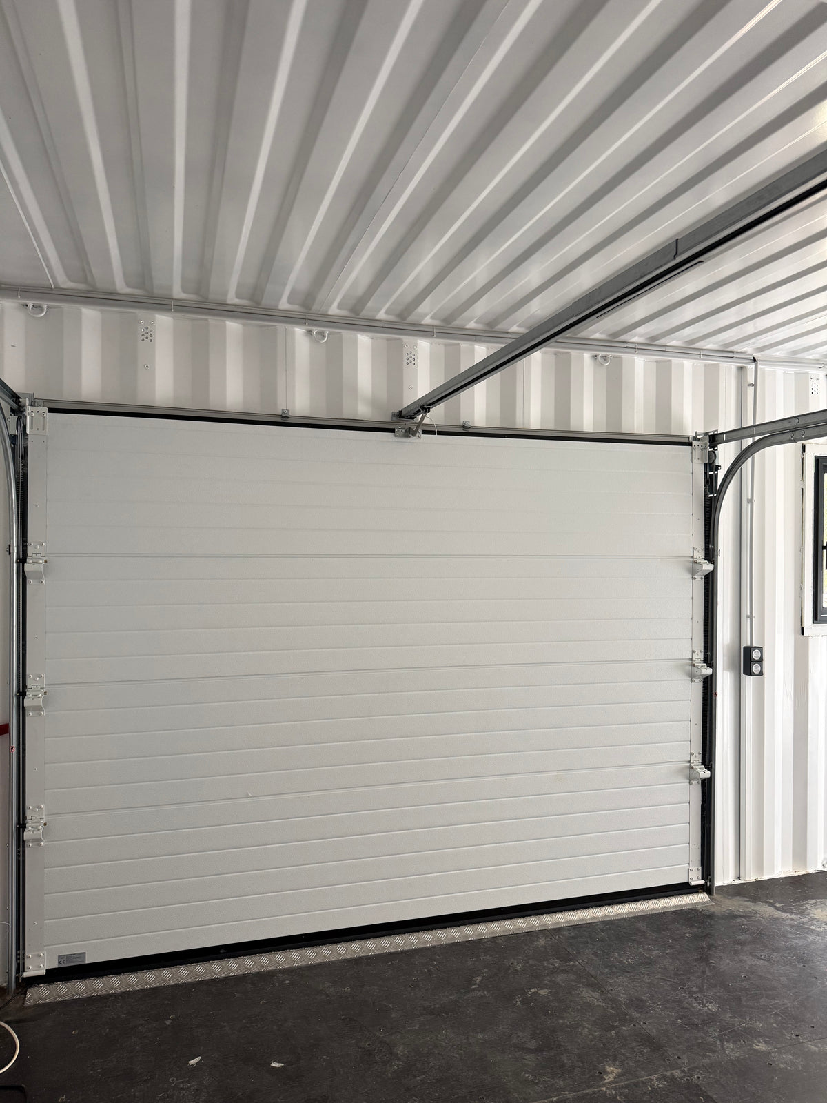 Garage container de 42m²   -   entièrement équipé_7