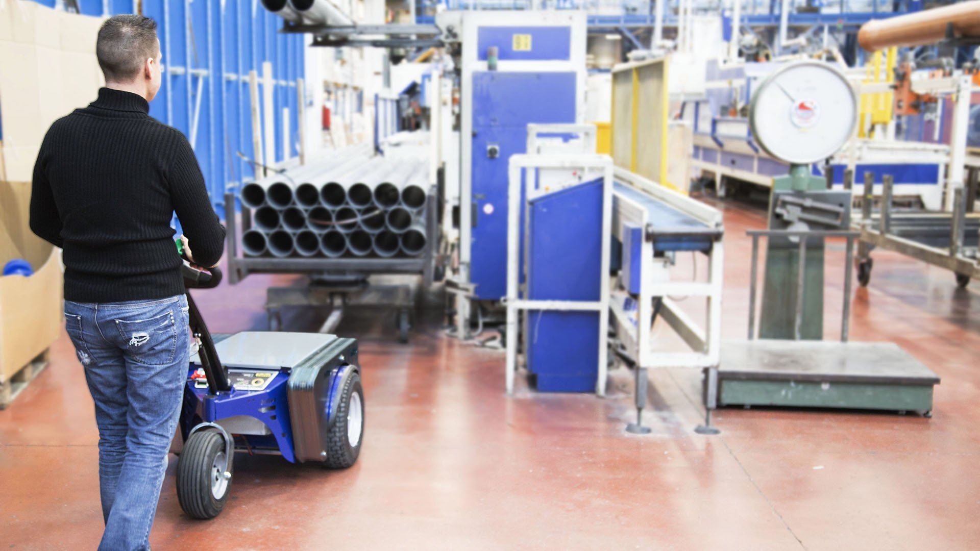 M5 - tracteur logistique - zallys - capacité de charge 3000 kg_7