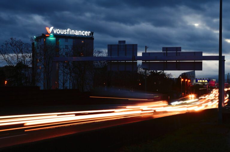 Enseigne lumineuse LED grand format sur mesure - Neosign - Technologie d'excellence pour valoriser votre image_7