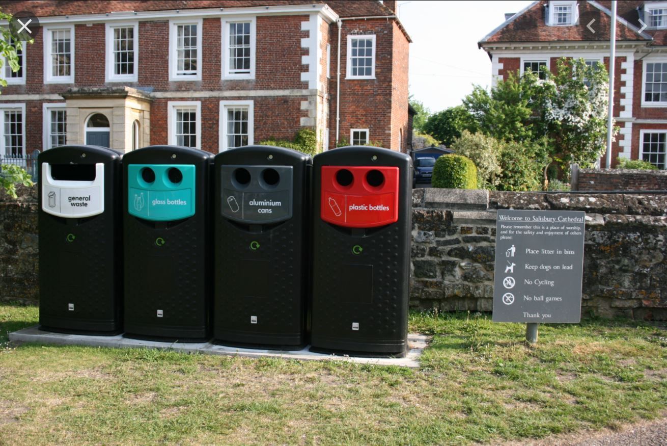 Cache-conteneurs et abris poubelles robuste en polyéthylène renforcé - personnalisable - 140L ou 240L_7