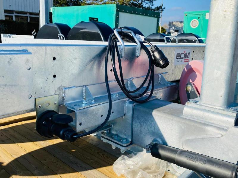 ECIM remorque porte engins 2 essieux 3t5 neuve_7