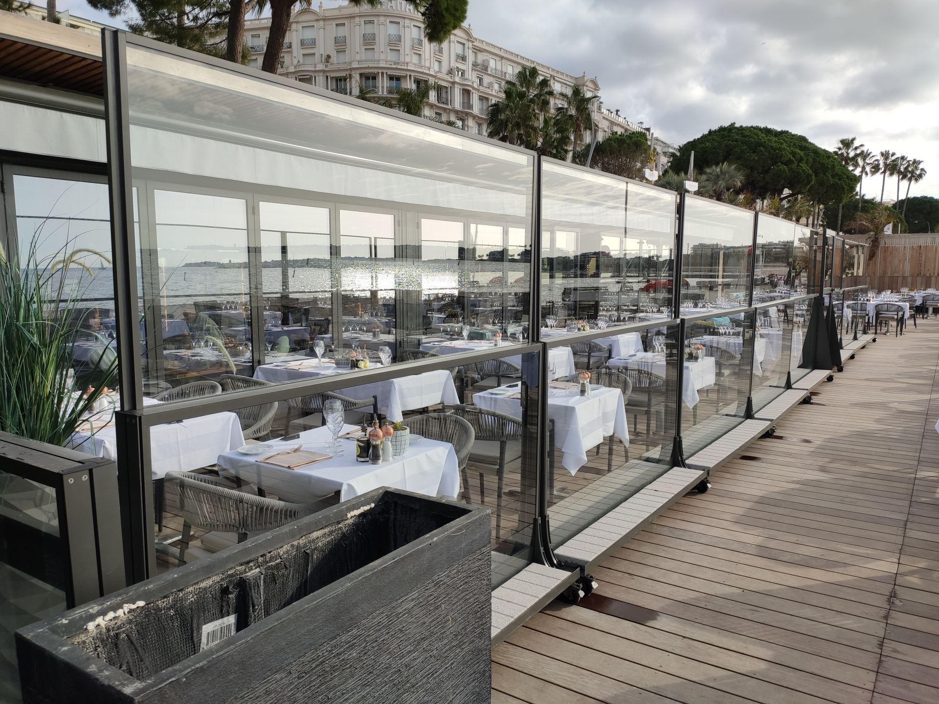 Paravent télescopique sur plateau de lestage - modulable et facile à déplacer_7