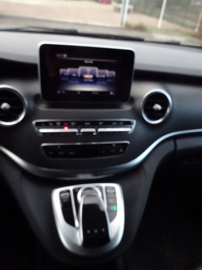 Ambulance Mercedes-benz classe V équipée de deux tons/trois tons