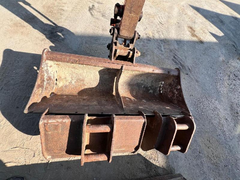 HITACHI zx26u-5a mini pelle 2,7t_7