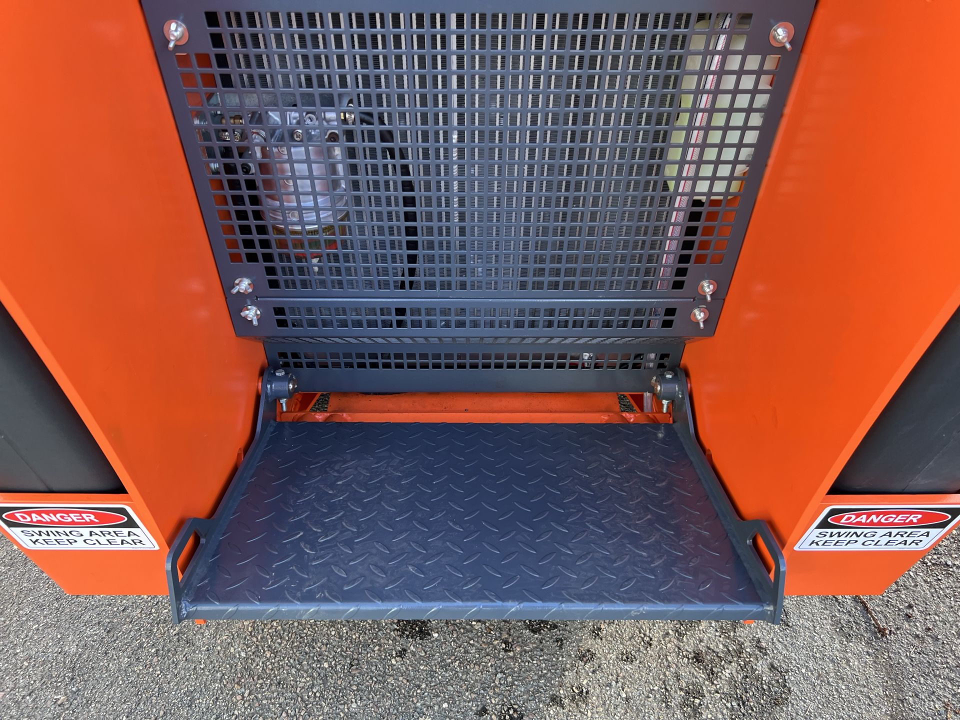 Mini chargeuse à chenilles porte outils 50CV_7