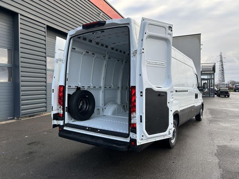IVECO Daily 35S14 L4H2 Hi-Matic - Utilitaire neuf 2026, boîte automatique, 136 ch, volume 16 m³_7