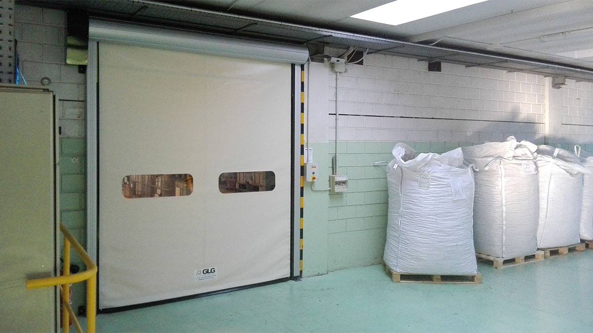 Porte rapide industrielle modulaire et esthétique - ZipGO Alumina - structure en aluminium extrudé pour installation facile_7