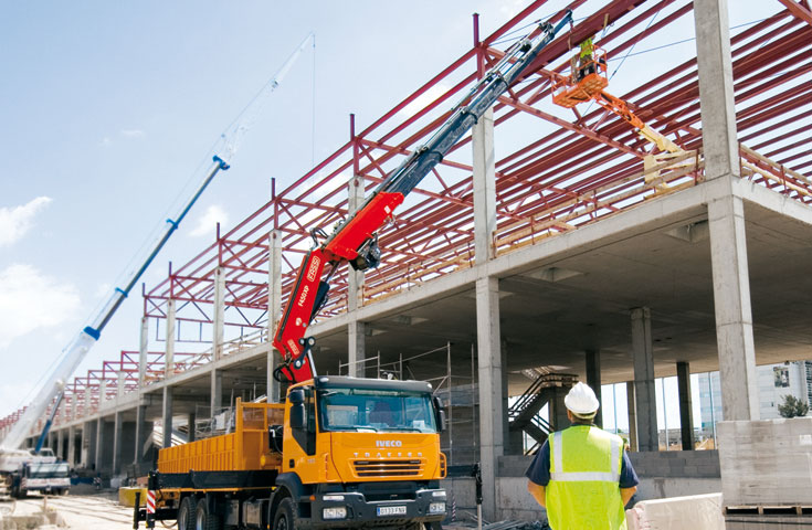 Grue Fassi F455A e-dynamic pour levage jusqu'à 44,4 tm