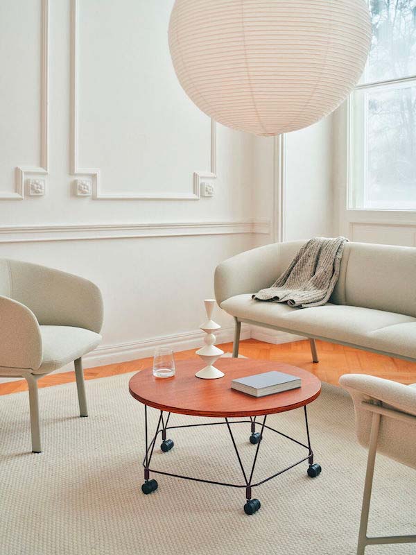 Table basse design, élégante, pratique et personnalisée, résistante pour vos collaborateurs et visiteurs_7