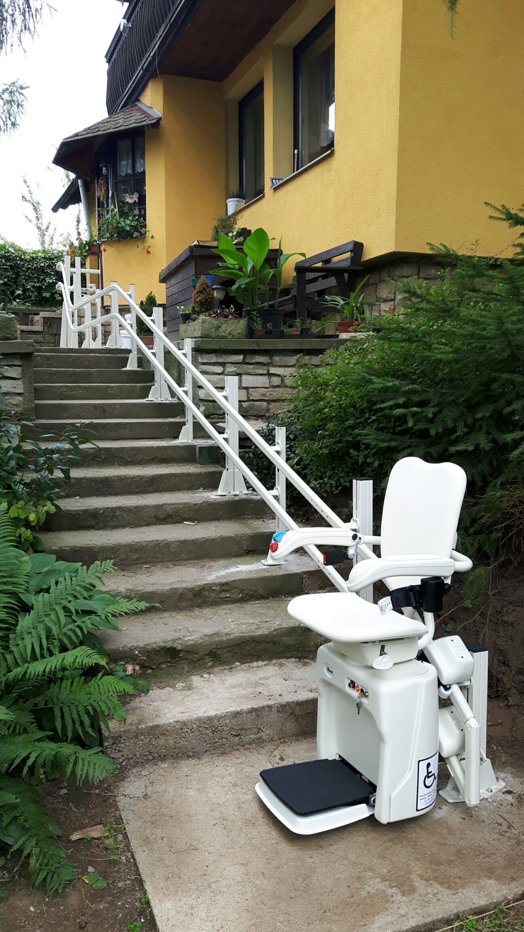 Chaise monte-escalier à assise pivotante - Siège et repose-pieds repliables - Dolce vita_7