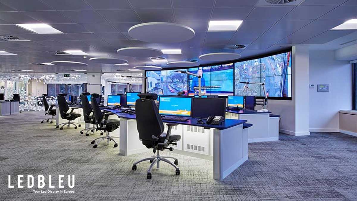 Ecran pour intérieur à dalle LED MAKI pour salles de contrôle,de crise ou de commande - SMD Standard - 1,5 mm, 1,9 mm, 2,5 mm et 3,9 mm_7