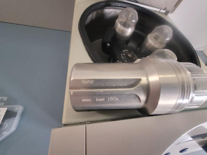 Centrifugeuse de laboratoire EPPENDORF 5702 avec rotor A-4-38_7