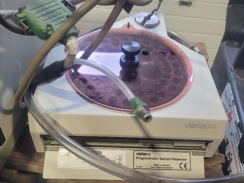 Spectromètre d'absorption atomique Zeeman Varian SpectrAA 220 + GTA 110 et SPS 5_7