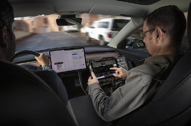 Oscilloscope numérique Tektronix MSO22-2-BW-500 - 2 voies 500 MHz + 16 entrées logiques, mémoire 10 Mpts, écran tactile 10,1''_7