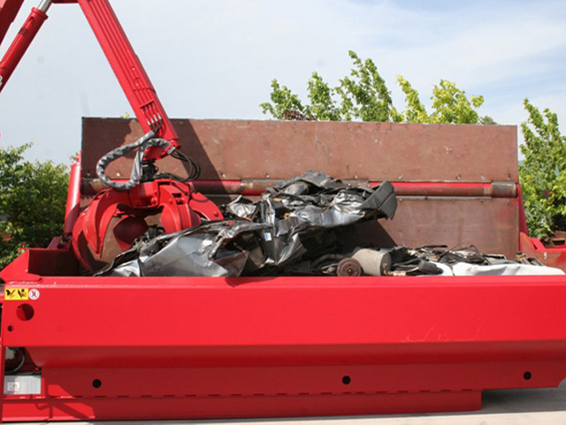 Presse mobile BONFIGLIOLI pour compactage de ferraille -12 tonnes/h - 15 paquets/h - MOBIPACK-500_7