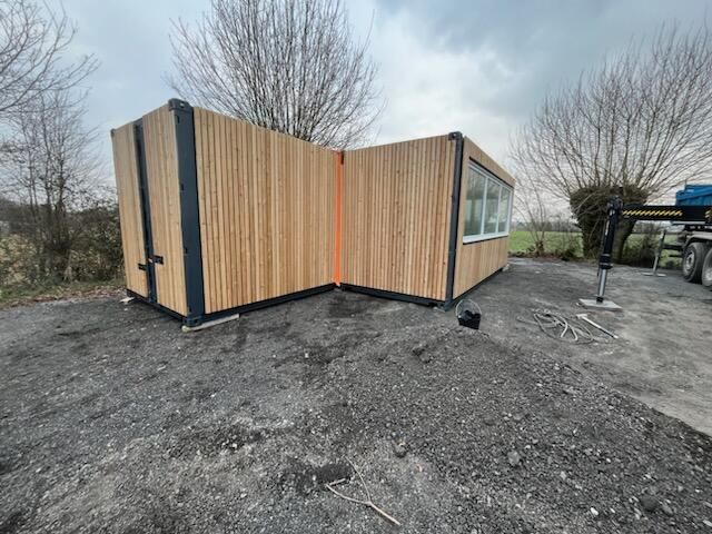 Espace de travail dans un container transformé