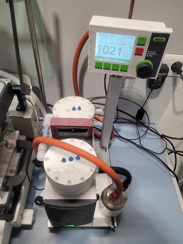 Plateforme BUCHI Syncore Q-101 + pompe à vide KNF + un controlleur de vide V-850_7