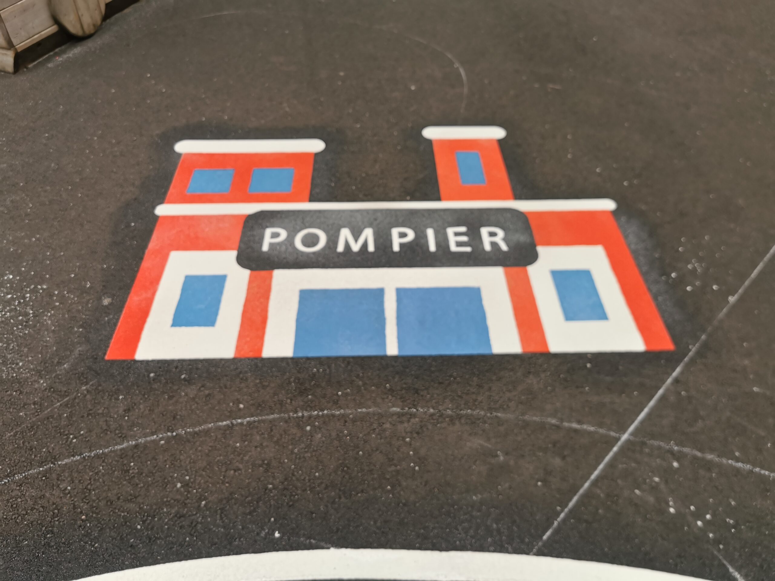 Parcours de sécurité routière  pour cours de récréation et espaces publics_7