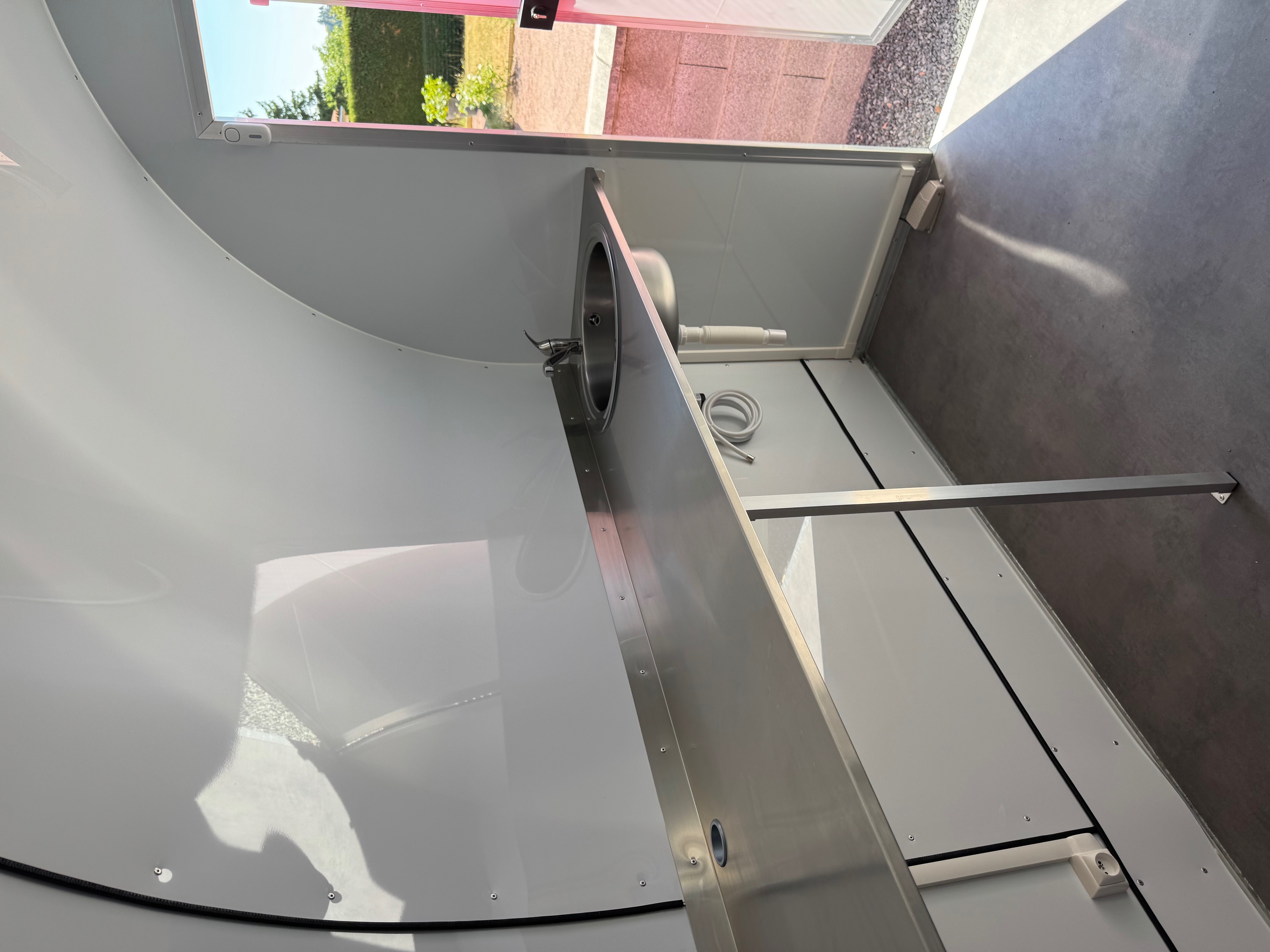 Remorque food-truck  pré équipée idéale  pour commerce ambulant mobile, sandwicherie, street food - Modèle LARGE 170/300XL_7