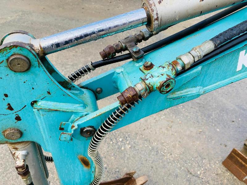 KOBELCO Mini pelle électrique SK007_7