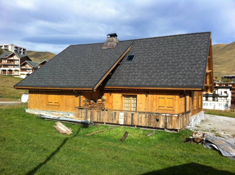 Toitures de montagne aspect traditionnel - GERARD®, METROTILE® et DECRA® - résistantes aux températures extrêmes et aux chocs_7