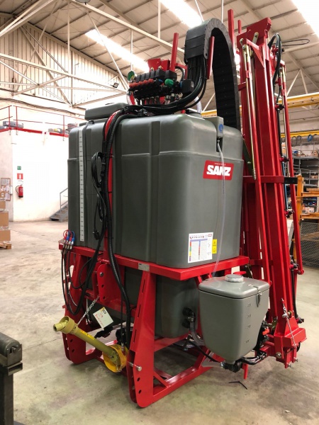 Pulvérisateur porté à attelage rapide avec cuve polyéthylène anti-débordement de 800 à 1500 litres- ISA 7 - CLM_7