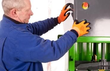 Petite presse à balles verticale V5 - Compacteur pour plastique - films, bouteilles et plastiques souples._7