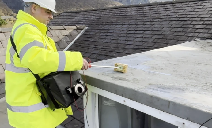 Appareil de détection Wet Roof Pro2 pour localiser les circuits de fuite au sol