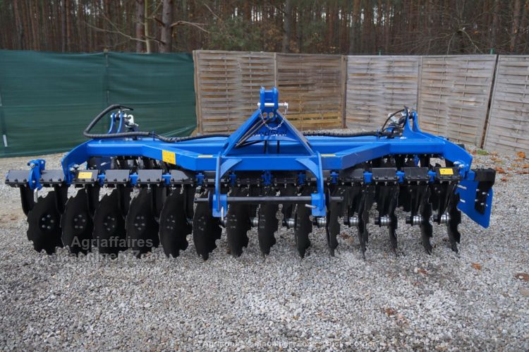 Déchaumeur à disques porté 3,5 m - LANDSTAL LST BT 350 - 28 disques - rouleaux V-ring et réglage hydraulique_7