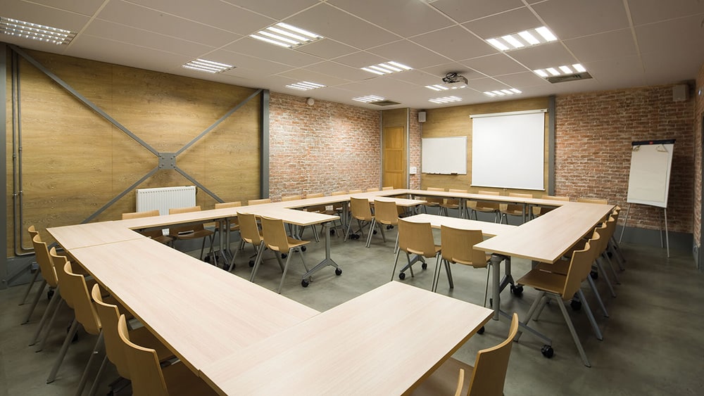 Chaise empilable confortable et résistante - HL3 - polyvalente pour réunion, travail et collectivités_7