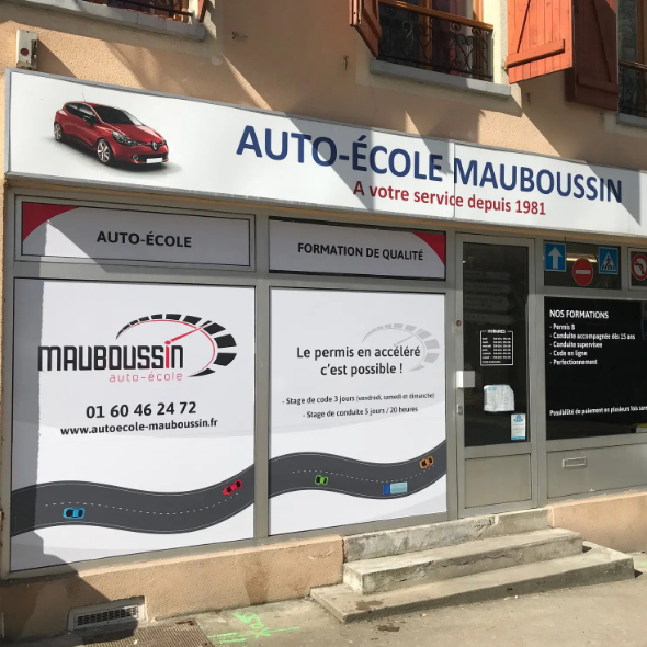 Impression grand format sur vitrine pour publiciser votre offre à large échelle - Art & Com_7