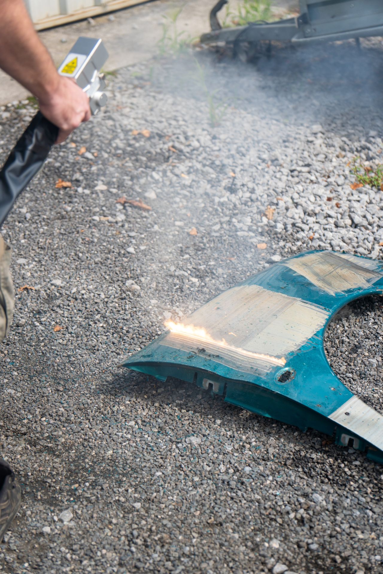 Poste de décapage au laser pour rénovation et métallurgie