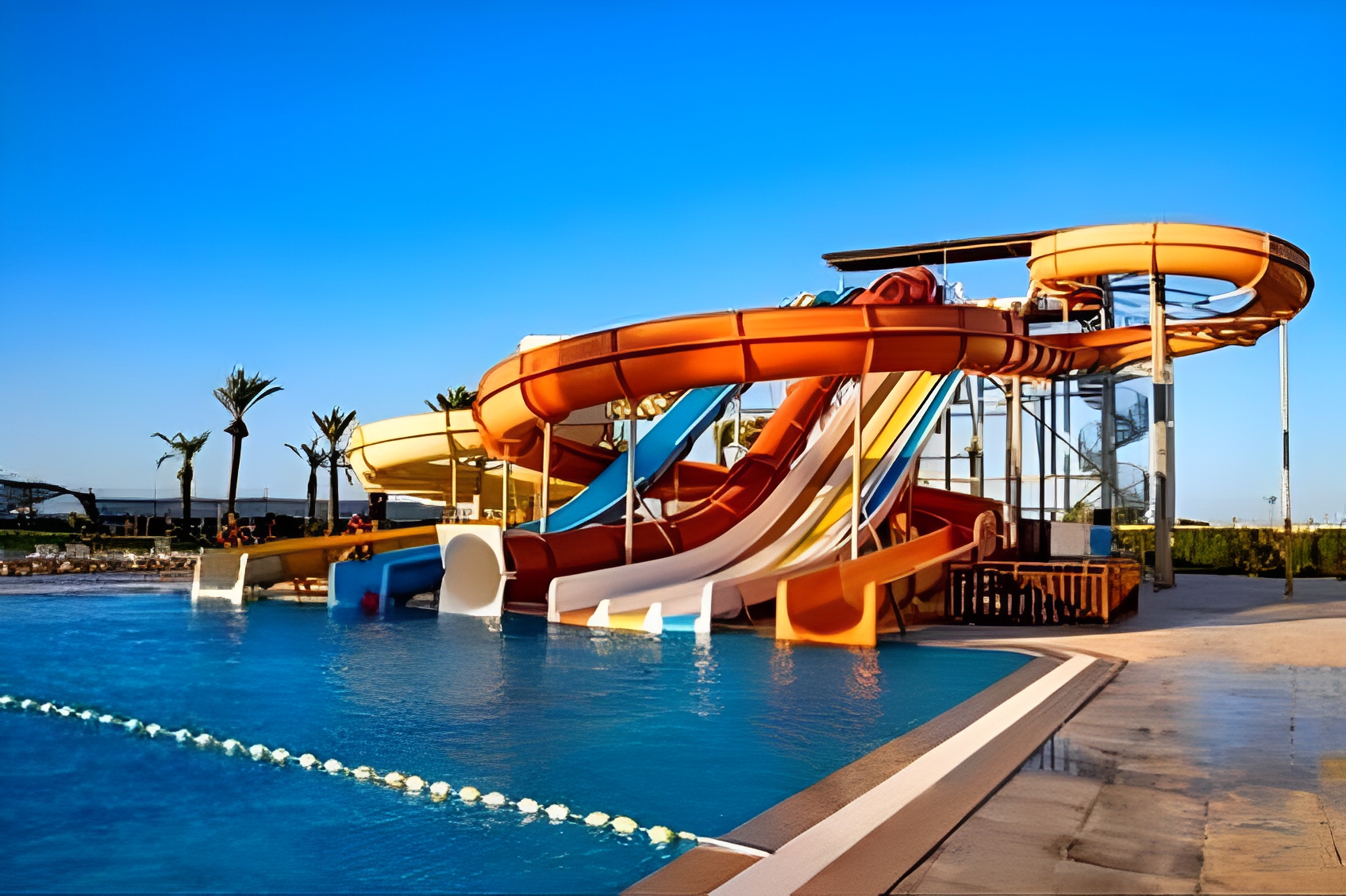 Toboggan ludique pour espaces aquatiques