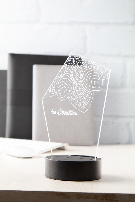 Trophée en acrylique - lampe LED multicolore - gravure laser incluse - minimum 25 pièces_7