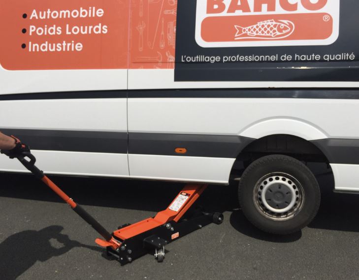 Cric châssis long haute élévation 3 T - BH13000L - Levage jusqu'à 800 mm pour véhicules 4x4, vans et camping-cars_7
