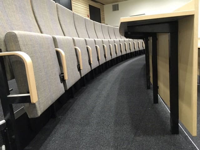 Siège pour auditorium de faible profondeur, adapté aux petits espaces - Edu_7