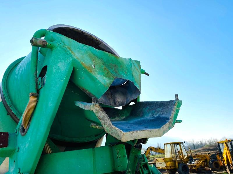 MERLO Auto bétonnière DBM 2500_7