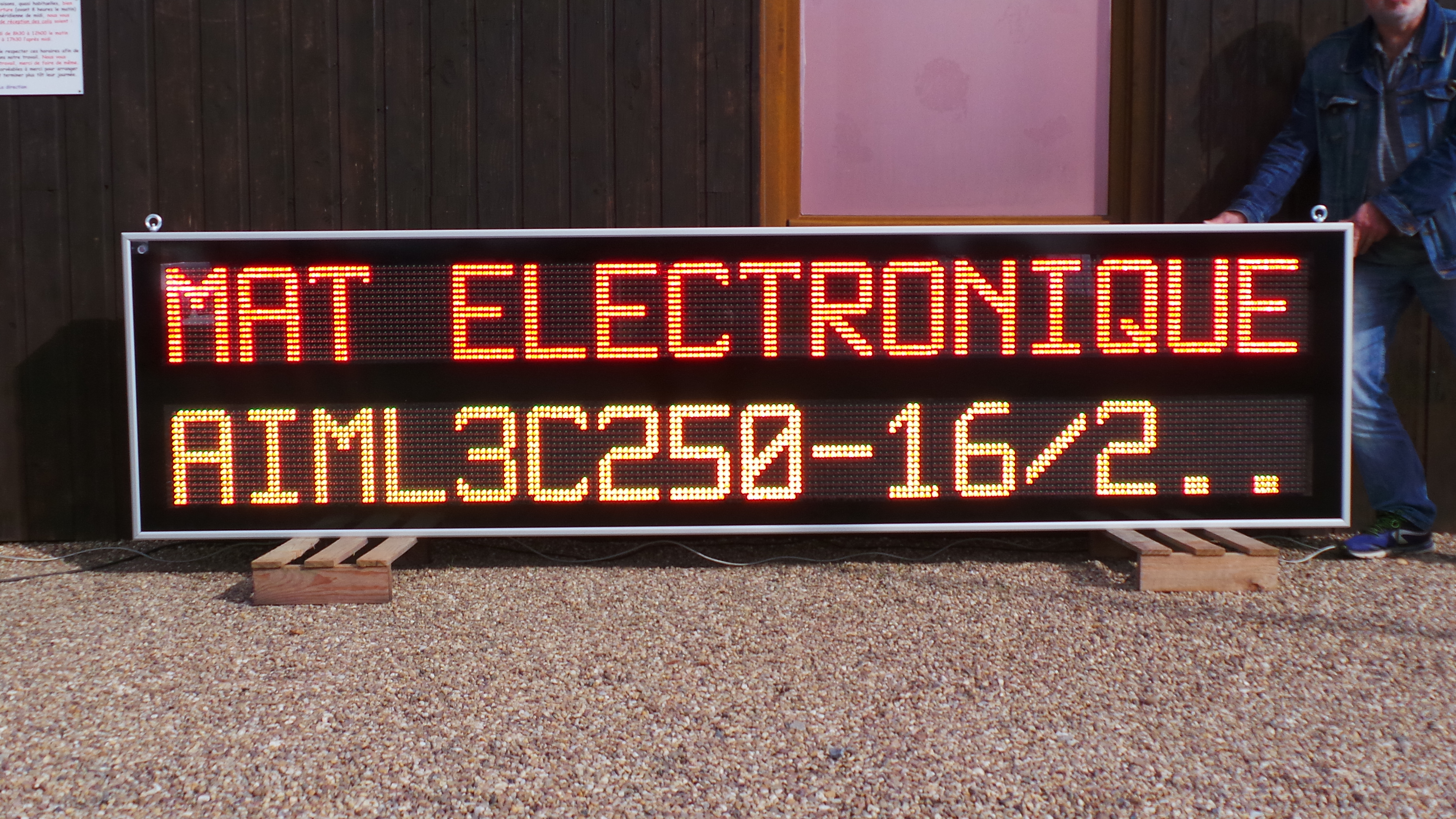 Afficheur industrielle multi-caractères alphanumériques, multi-lignes idéal pour le ligne de production, atelier... - Série AIML - AIMLBC - AIML3C - AIML7C_7