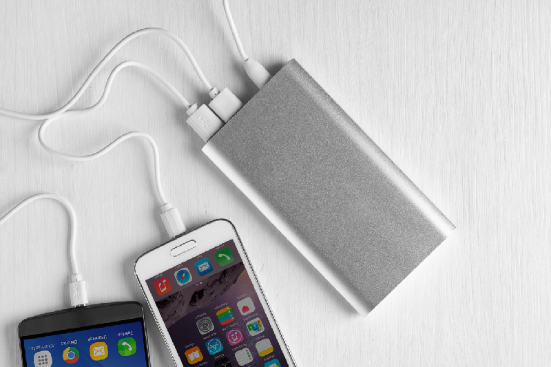 Power bank en aluminium - 10000 mAh - 2 ports USB et 2 ports USB-C - Couleur argenté_7