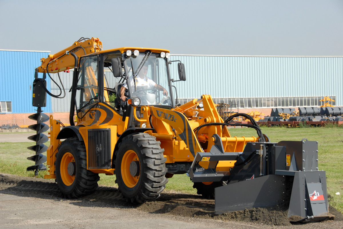 Tractopelle 10.23D avec transmission haute pression Bosch Rexroth