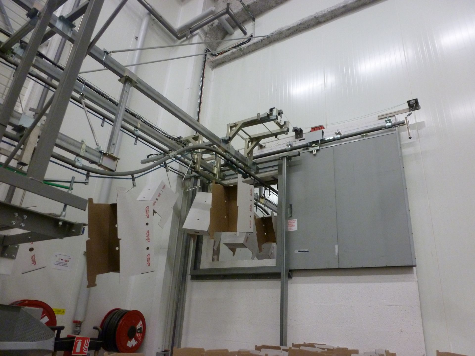 Convoyeur à câble monorail  en circuit fermé  pour une manutention aérienne simple, propre et silencieux- ORION_7