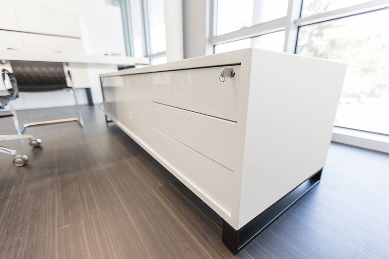 Meuble  armoire bas fonctionnel, personnalisable  selon votre style et votre espace de travail_7