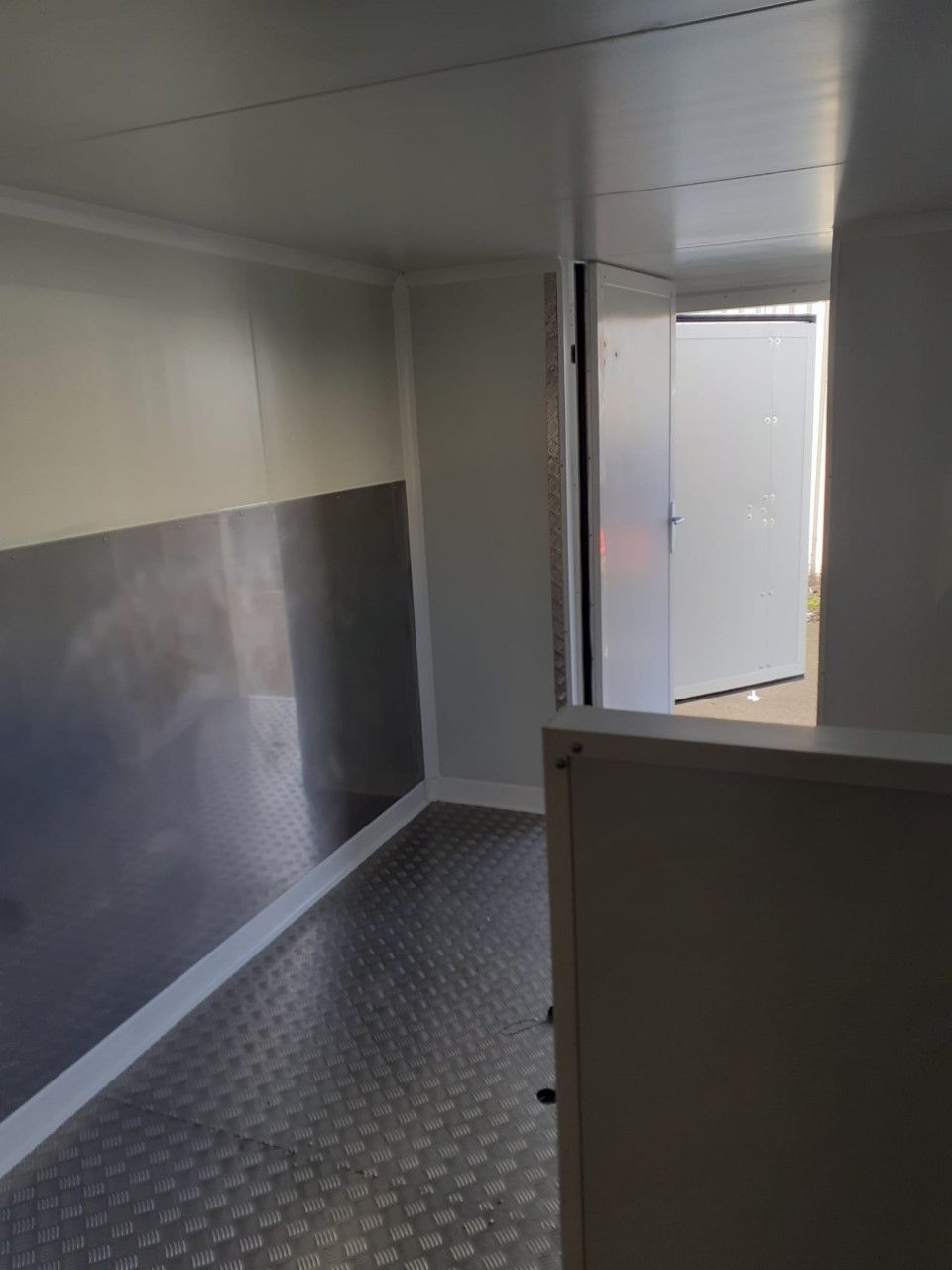 Remorque frigorifique double essieu 3000kg - RAPHA 23 - Dimensions intérieures 4m90 x 1m90 x 1m90_7